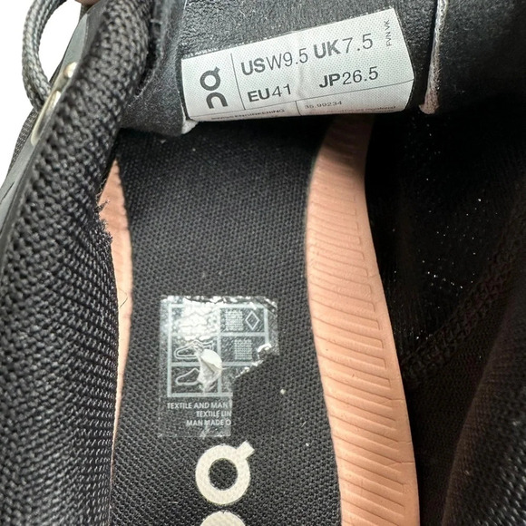 On Women's Cloudflow Running Shoe in Rock/Rose. Sz: 9.5 - Picture 9 of 11